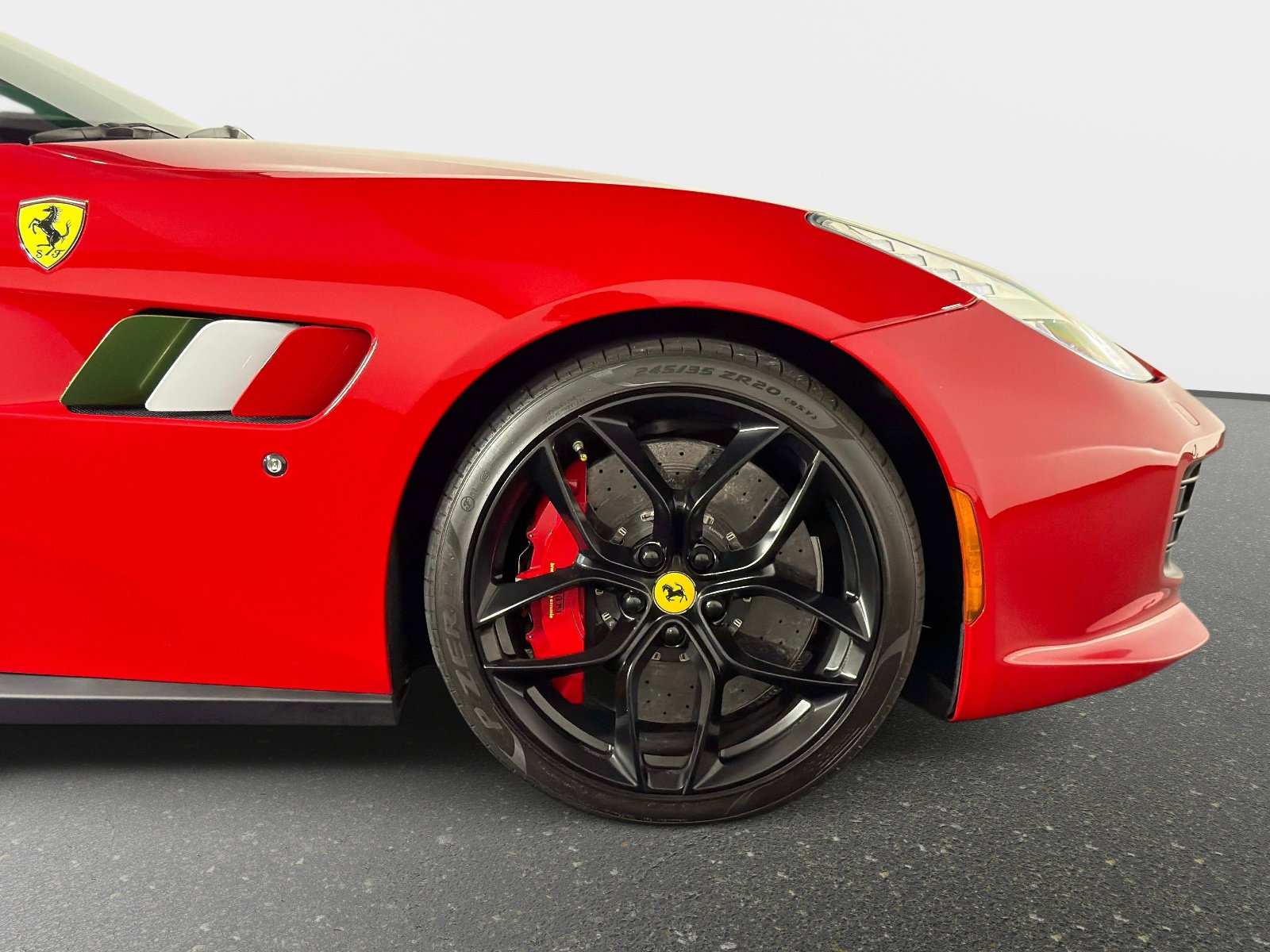 Used 2018 Ferrari GTC4Lusso T RWD image 23