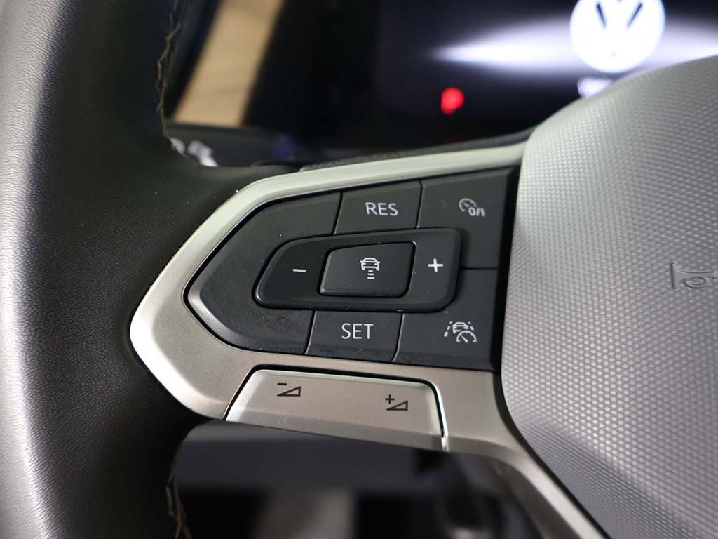 Used 2024 Volkswagen Atlas SE image 43