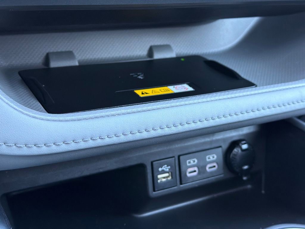 Used 2023 Toyota Highlander XLE image 32