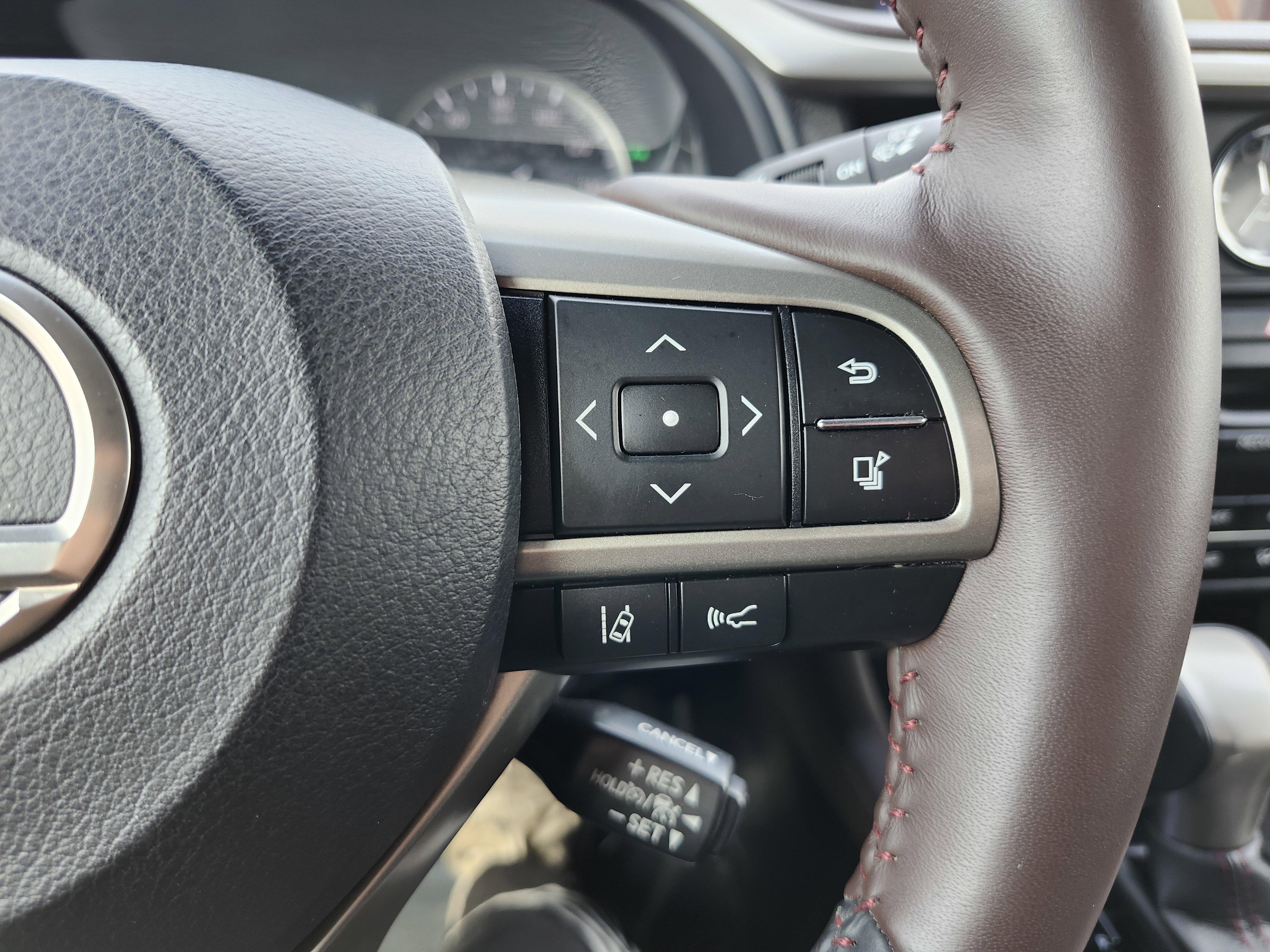 Used 2016 Lexus RX 450h AWD w/ Cold Weather Package image 39
