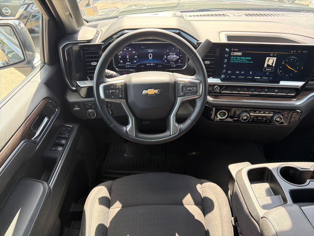 Certified 2024 Chevrolet Silverado 1500 LT AWD/4WD image 16