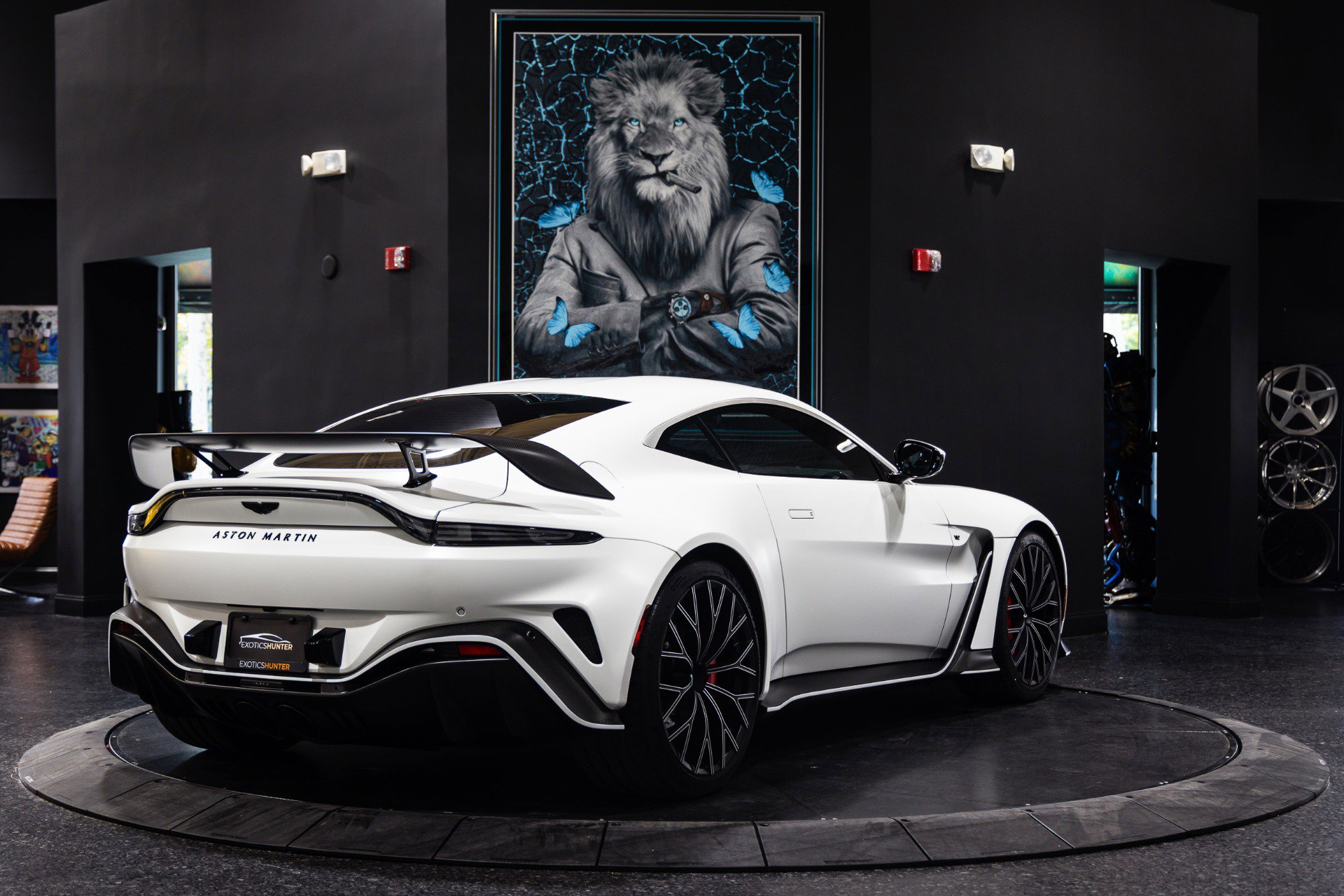 Used 2023 Aston Martin V12 Vantage image 8