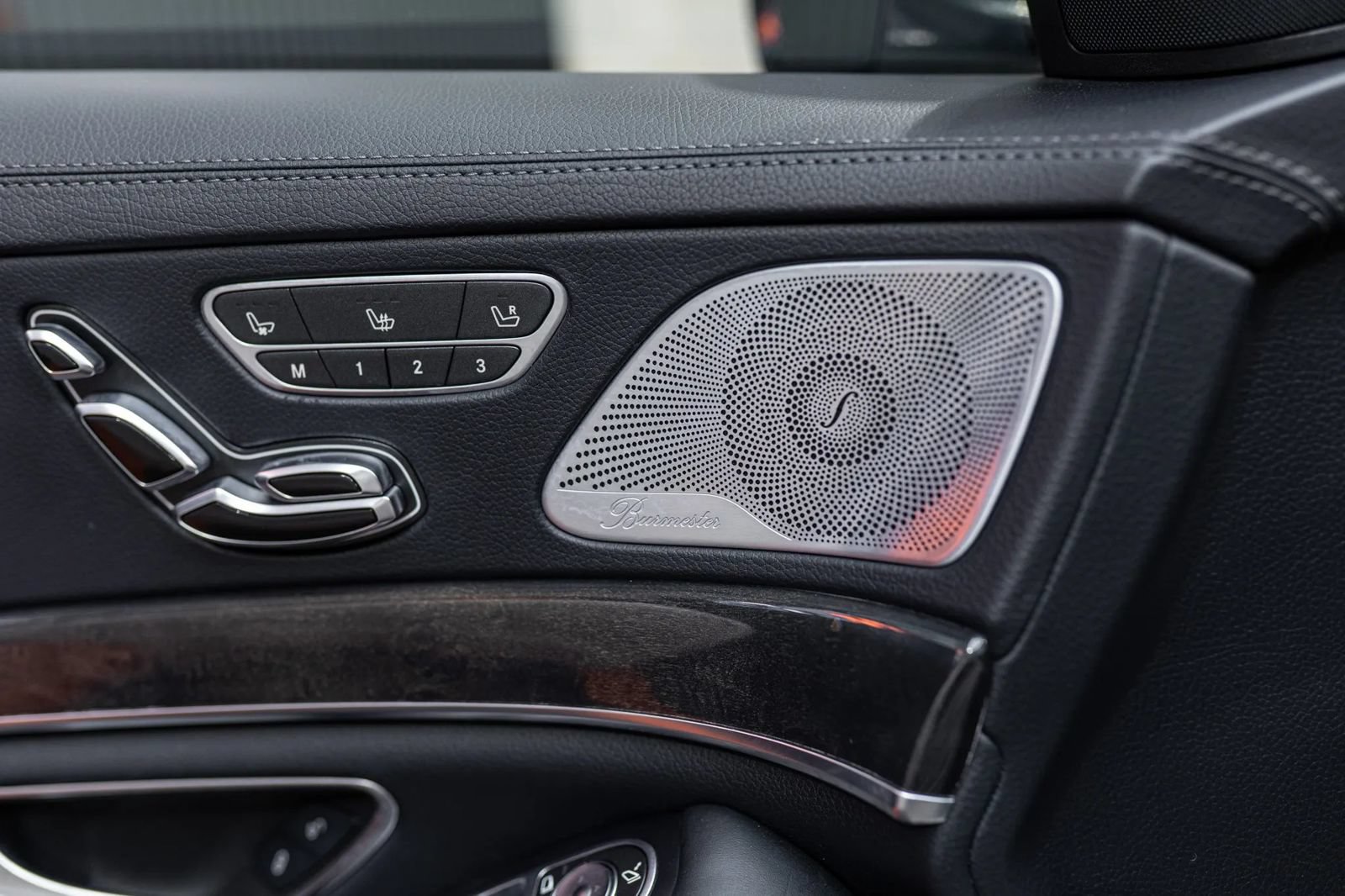 Used 2019 Mercedes-Benz S 560 Sedan image 23
