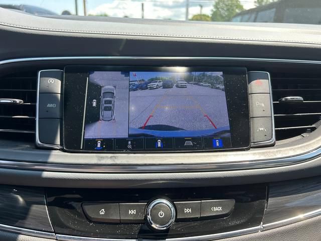 Used 2024 Buick Enclave Premium image 18
