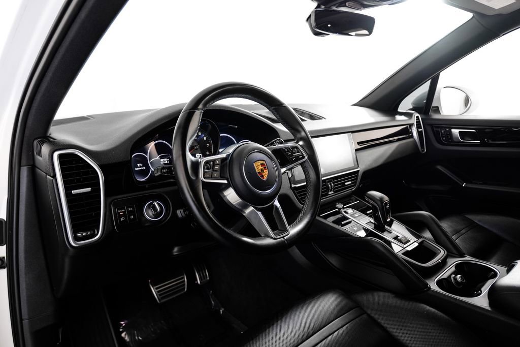 Used 2019 Porsche Cayenne S image 2