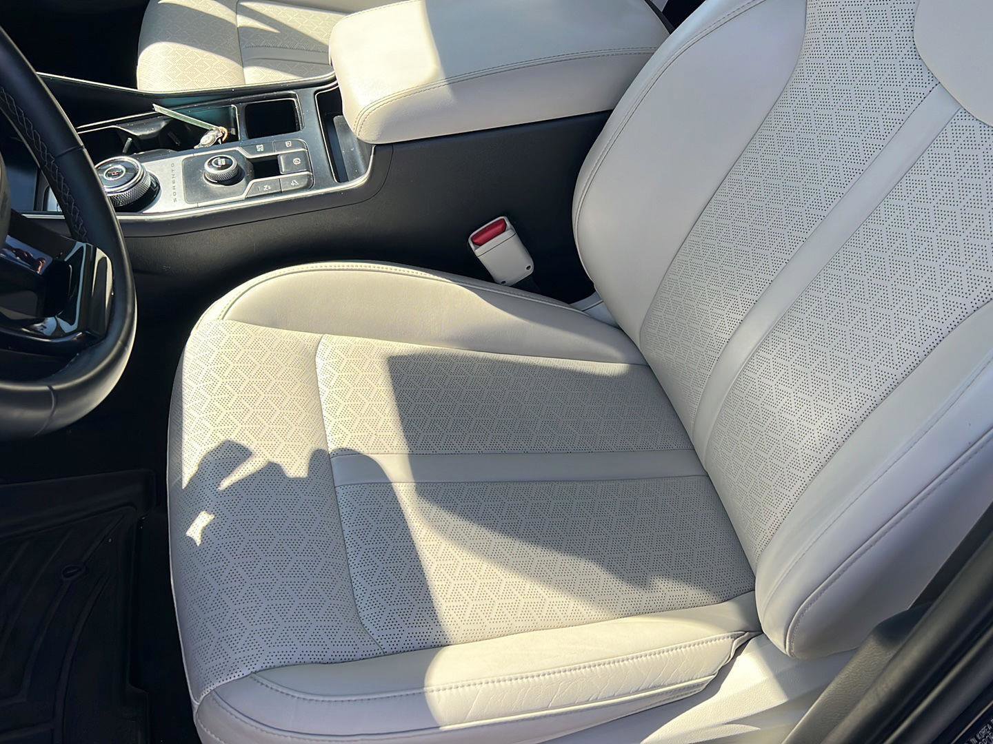 Used 2021 Kia Sorento S image 32