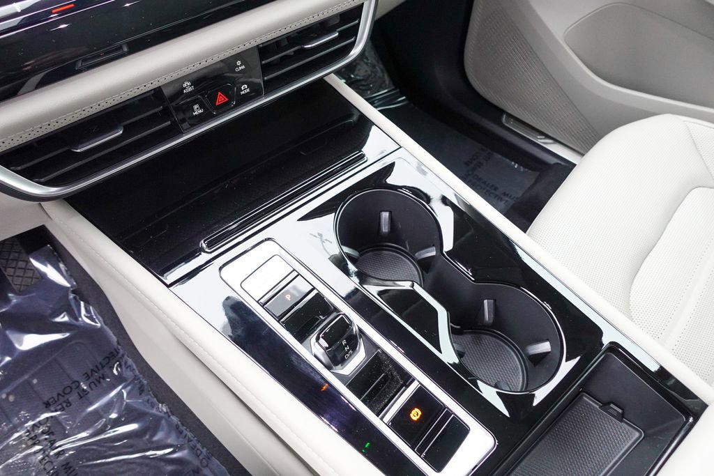 Certified 2025 Volkswagen Atlas SEL image 22