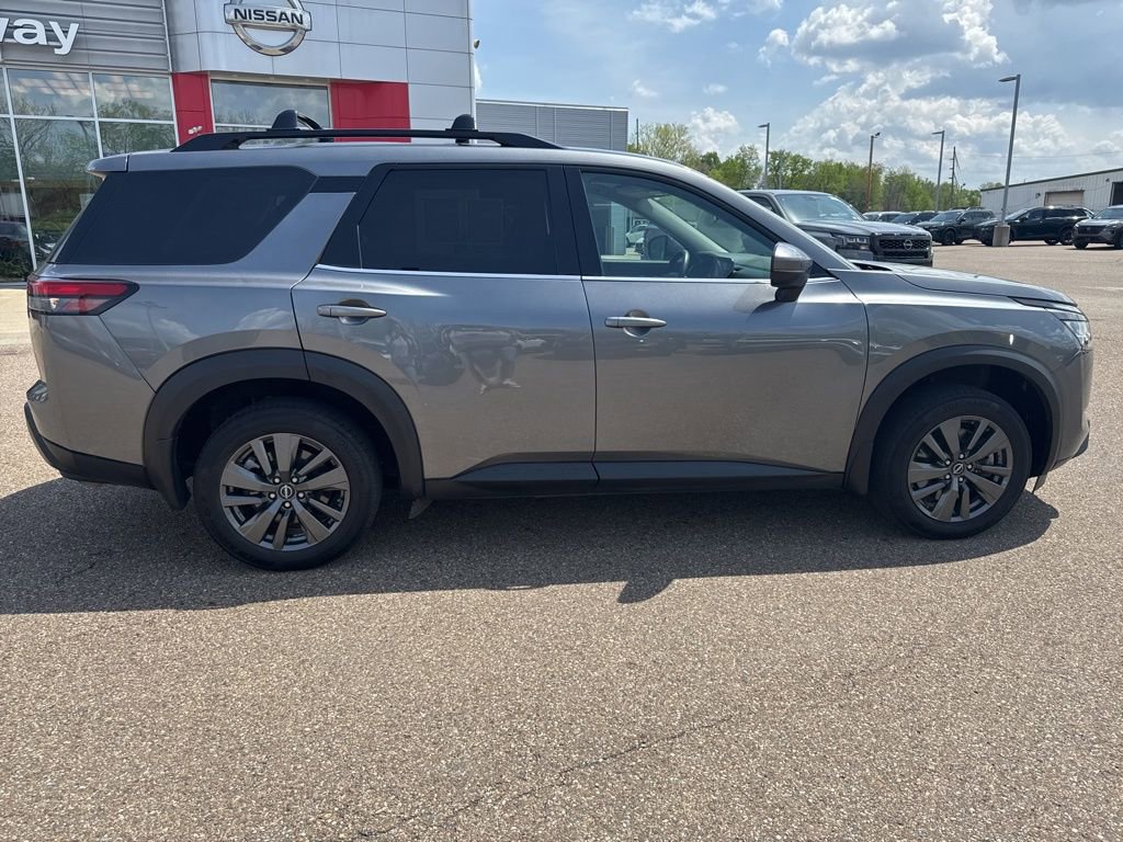 Used 2022 Nissan Pathfinder SV w/ SV Premium Package AWD/4WD image 8