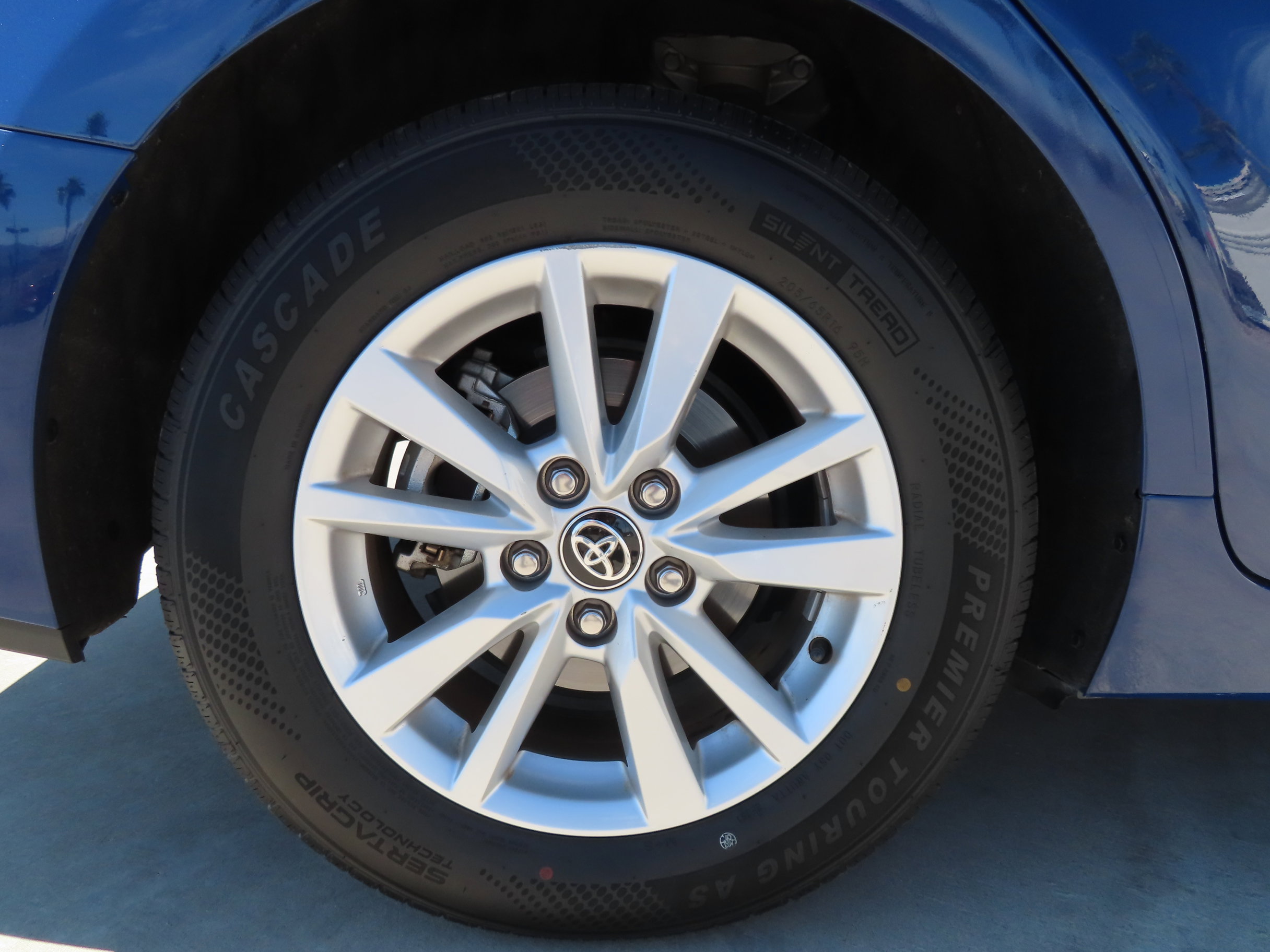 Used 2025 Toyota Camry LE FWD image 10