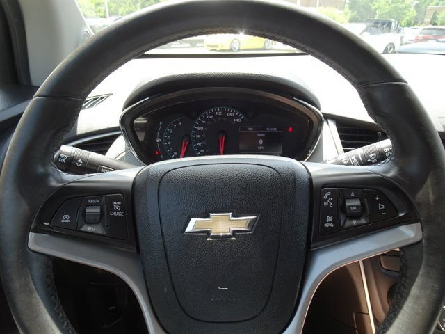 Used 2017 Chevrolet Trax LT w/ LT Convenience Package FWD image 18