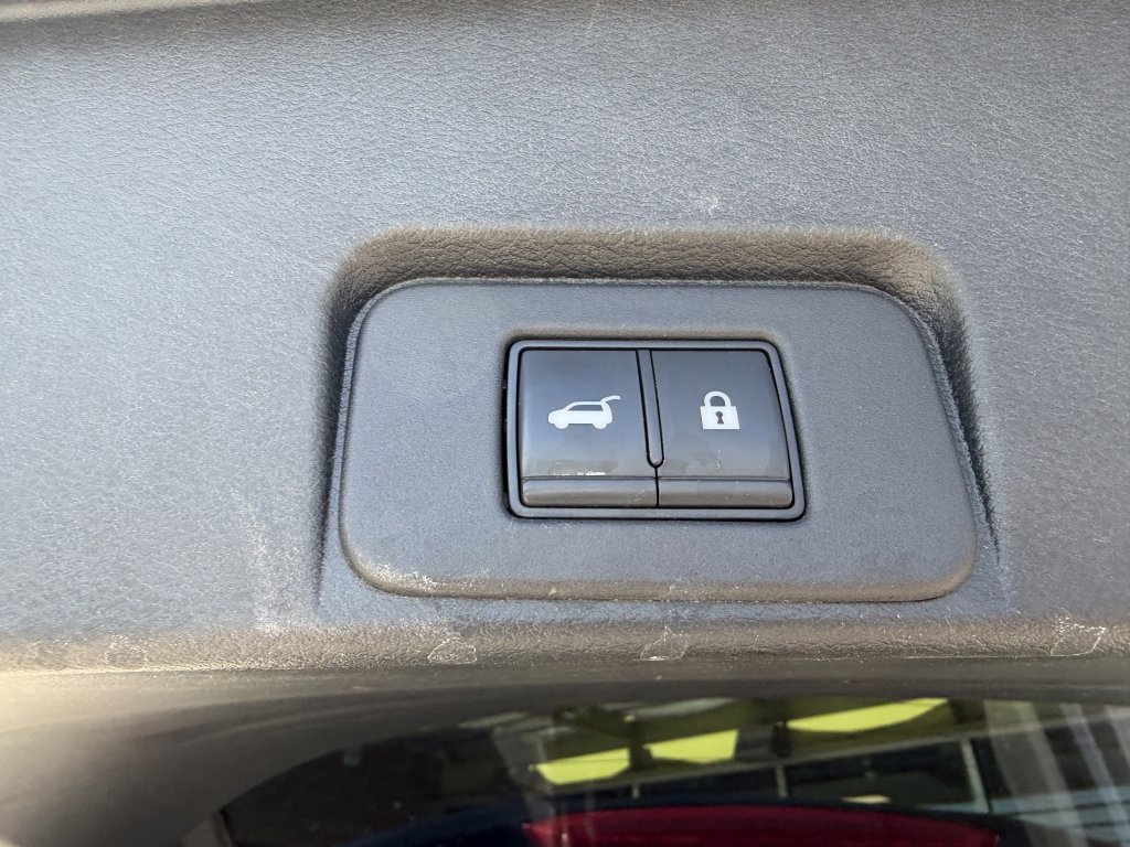 Used 2022 Nissan Rogue Platinum w/ Head-Up Display Package FWD image 39