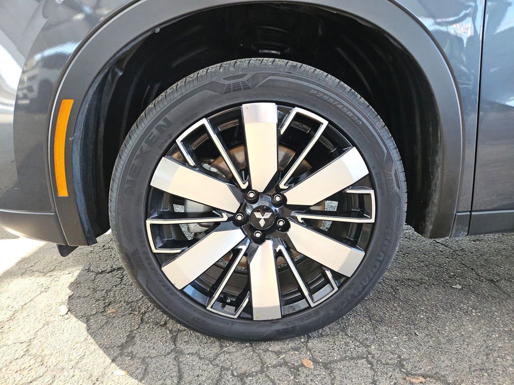 Used 2025 Mitsubishi Outlander SE AWD/4WD image 29