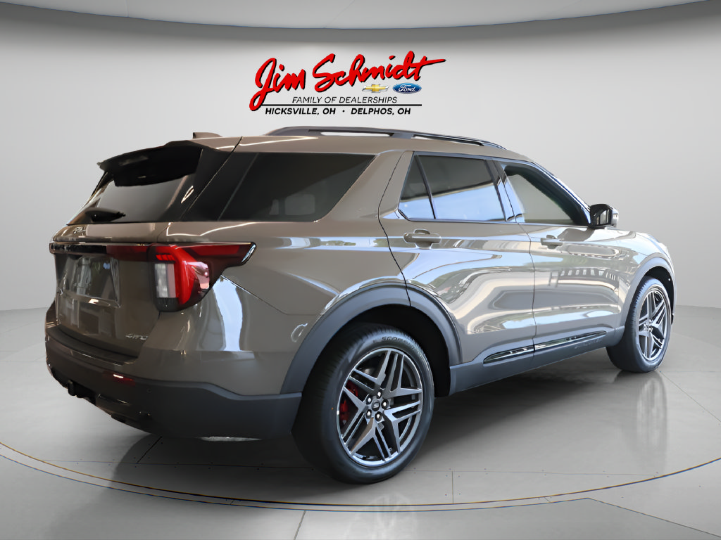 New 2026 Ford Explorer ST-Line w/ ST-Line Street Pack AWD/4WD image 6
