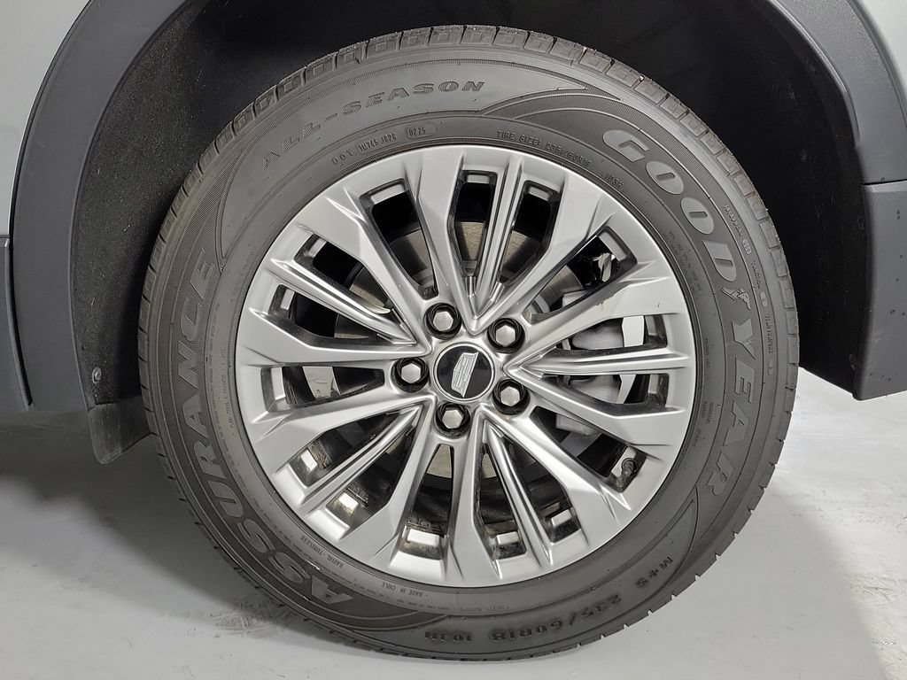 Certified 2024 Cadillac XT4 Premium Luxury AWD/4WD image 11