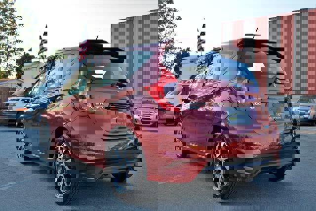 Used 2015 Nissan Versa Note SR w/ SR Tech Package image 4