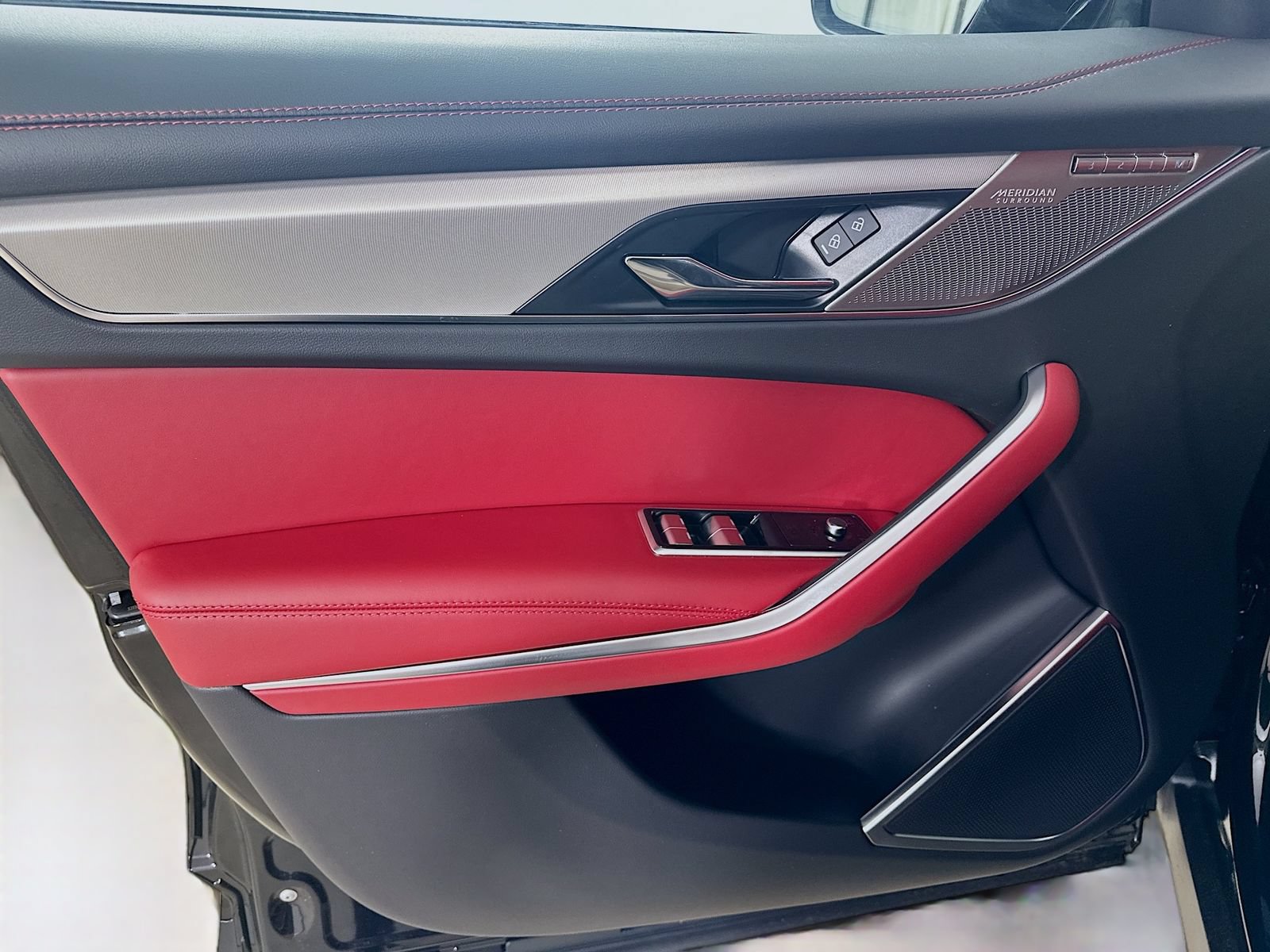 New 2026 Jaguar F-PACE R-Dynamic S AWD/4WD image 16