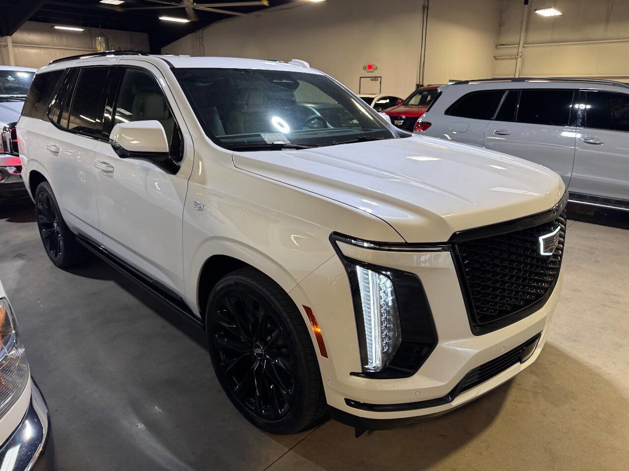 Used 2025 Cadillac Escalade Sport Platinum w/ LPO, ONYX Package image 5