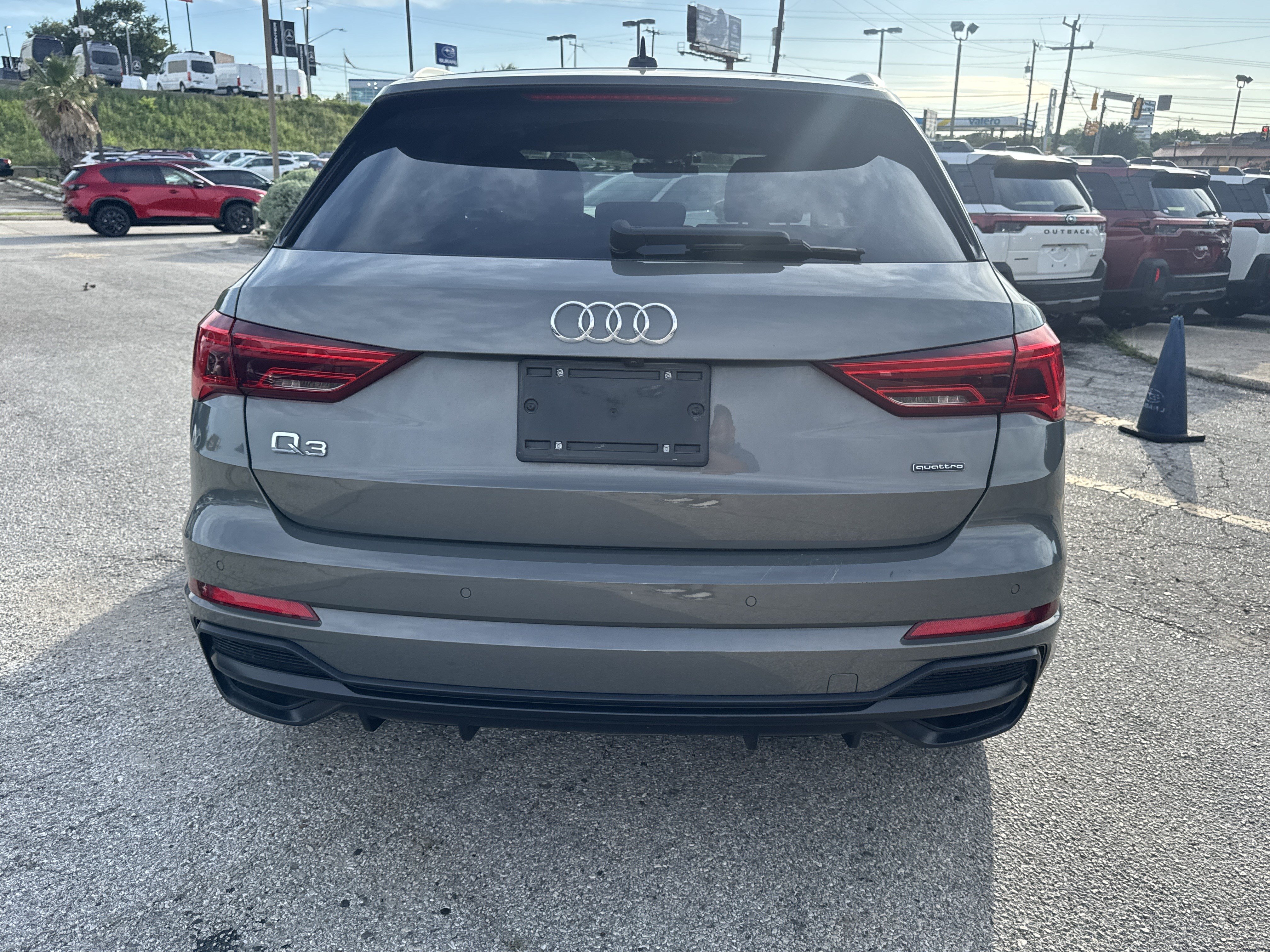 Used 2022 Audi Q3 2.0T Premium Plus w/ Premium Plus Package AWD/4WD image 7
