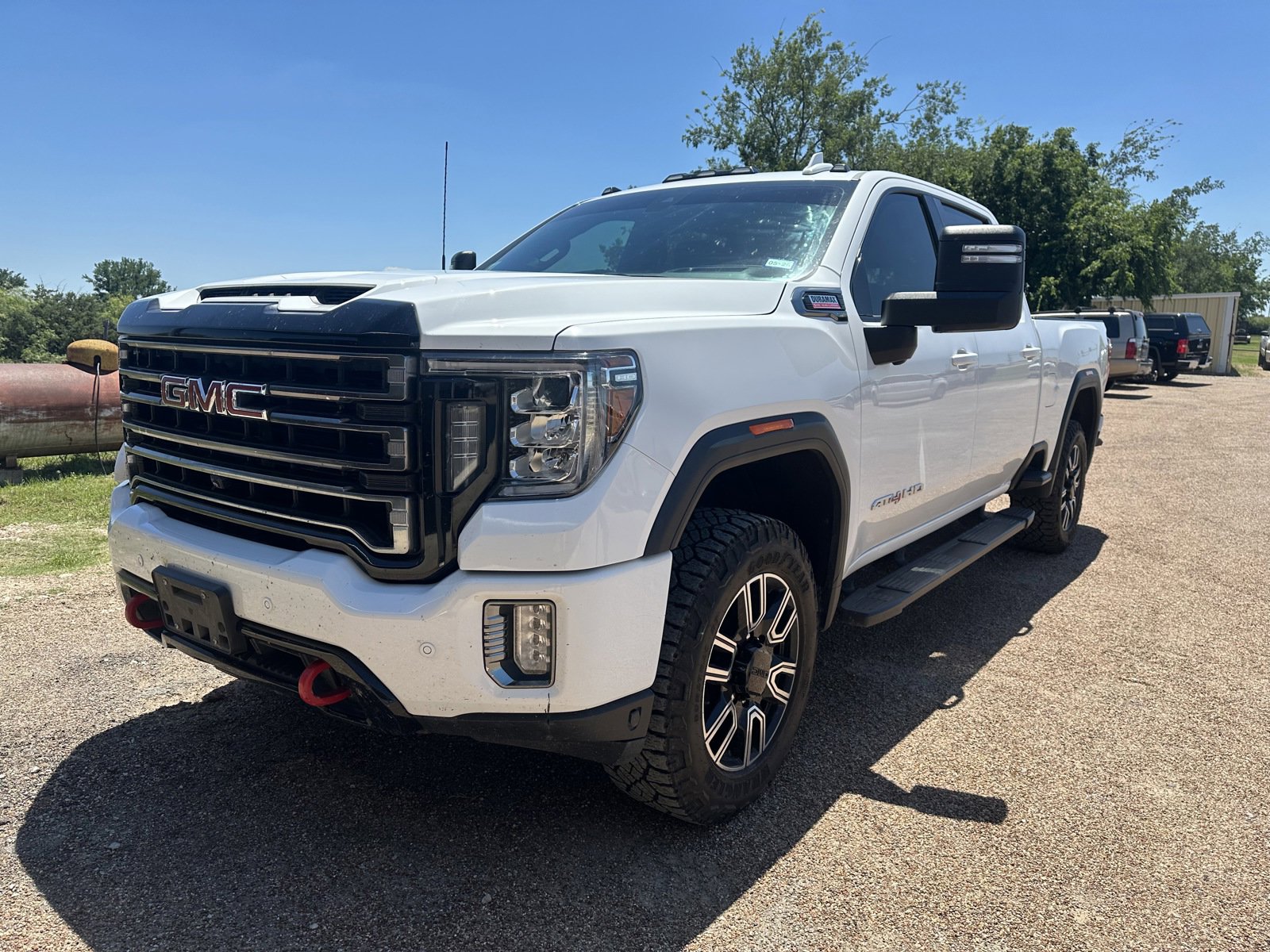 Used 2020 GMC Sierra 2500 AT4 w/ Technology Package AWD/4WD image 1