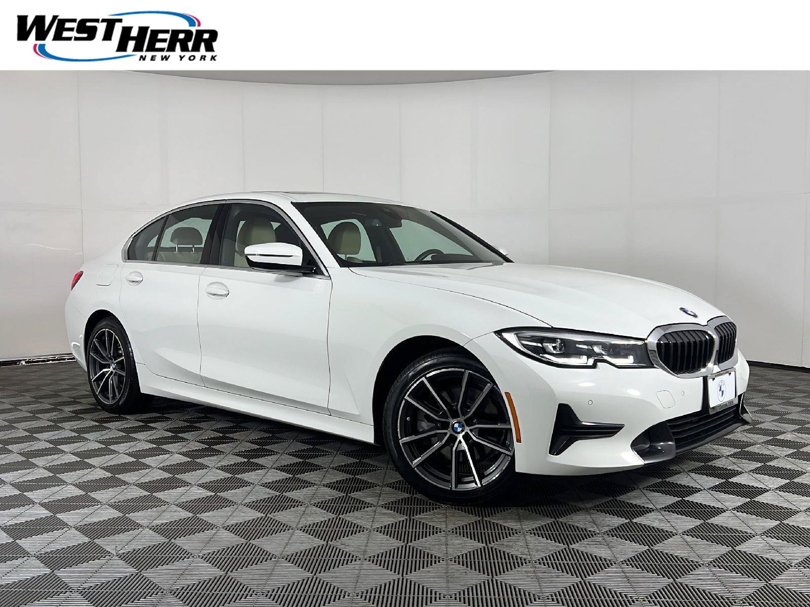 Used 2019 BMW 330i xDrive Sedan w/ Convenience Package AWD/4WD image 1