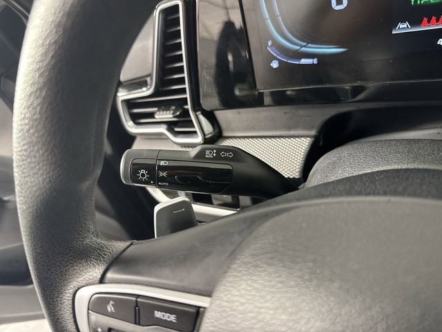 Used 2023 Kia Sportage LX AWD/4WD image 15
