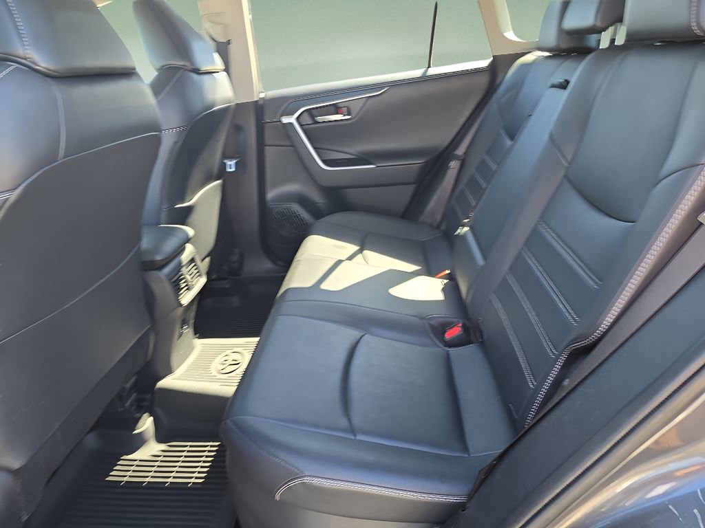 Used 2019 Toyota RAV4 Limited image 15