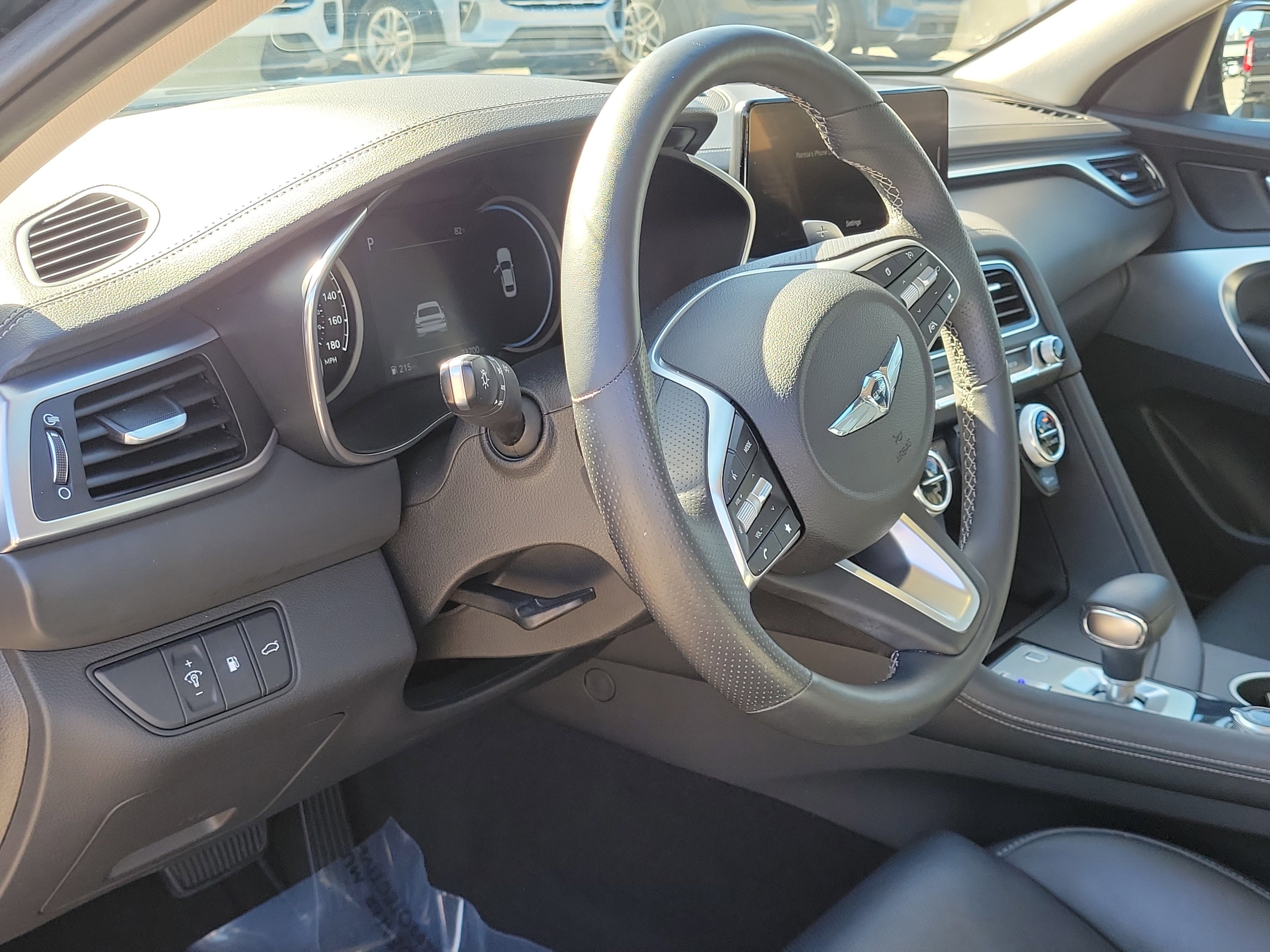 Used 2023 Genesis G70 2.0T image 9