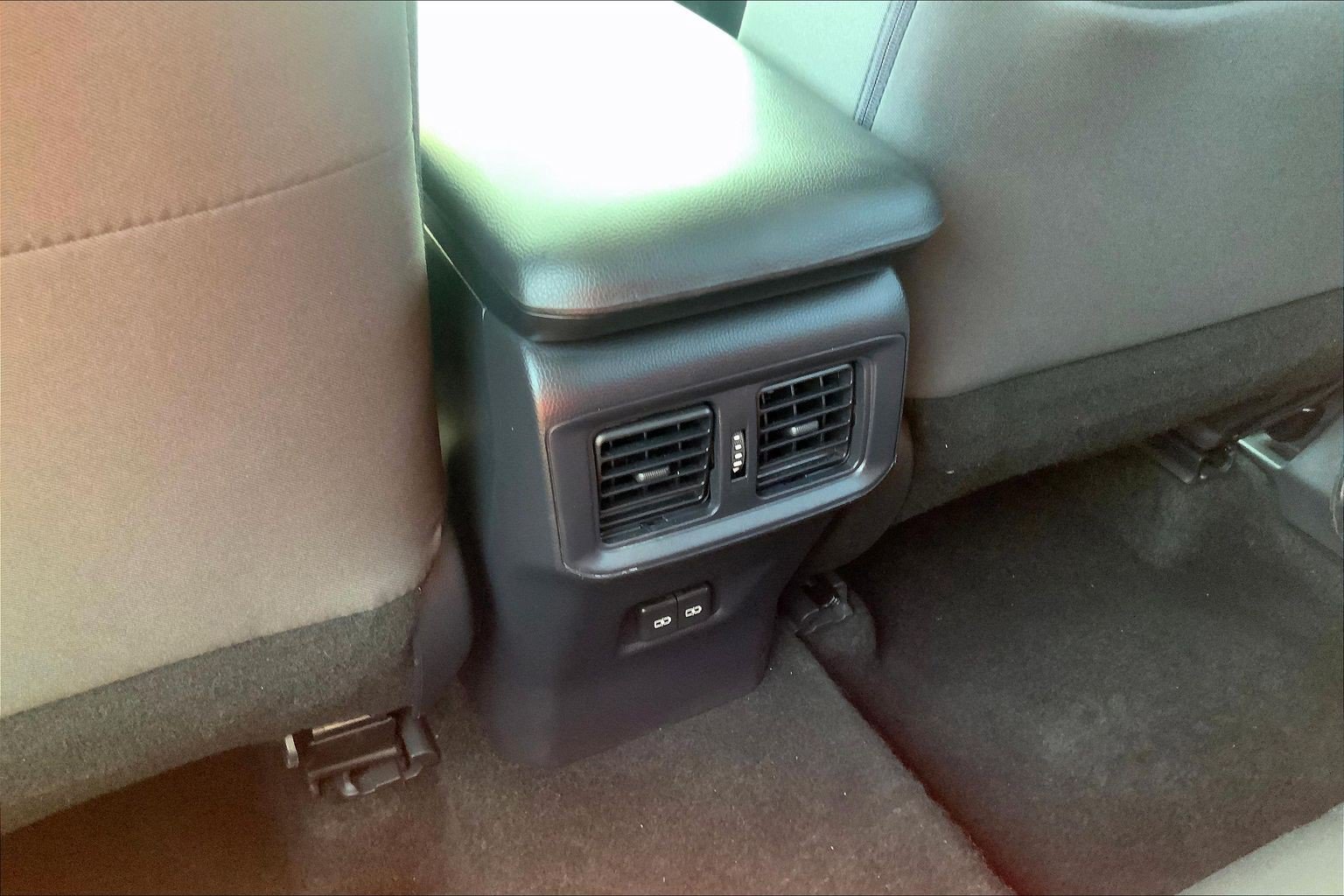 Used 2025 Toyota RAV4 XLE AWD/4WD image 39