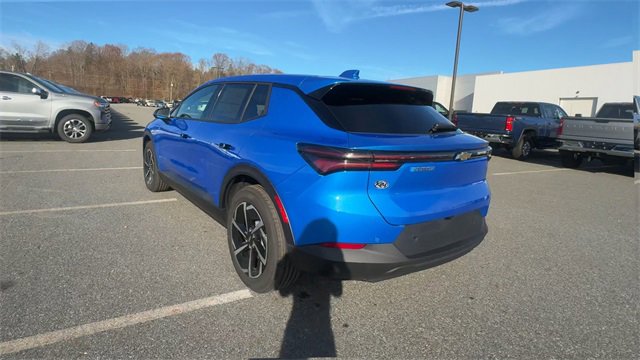 New 2026 Chevrolet Equinox EV LT image 3