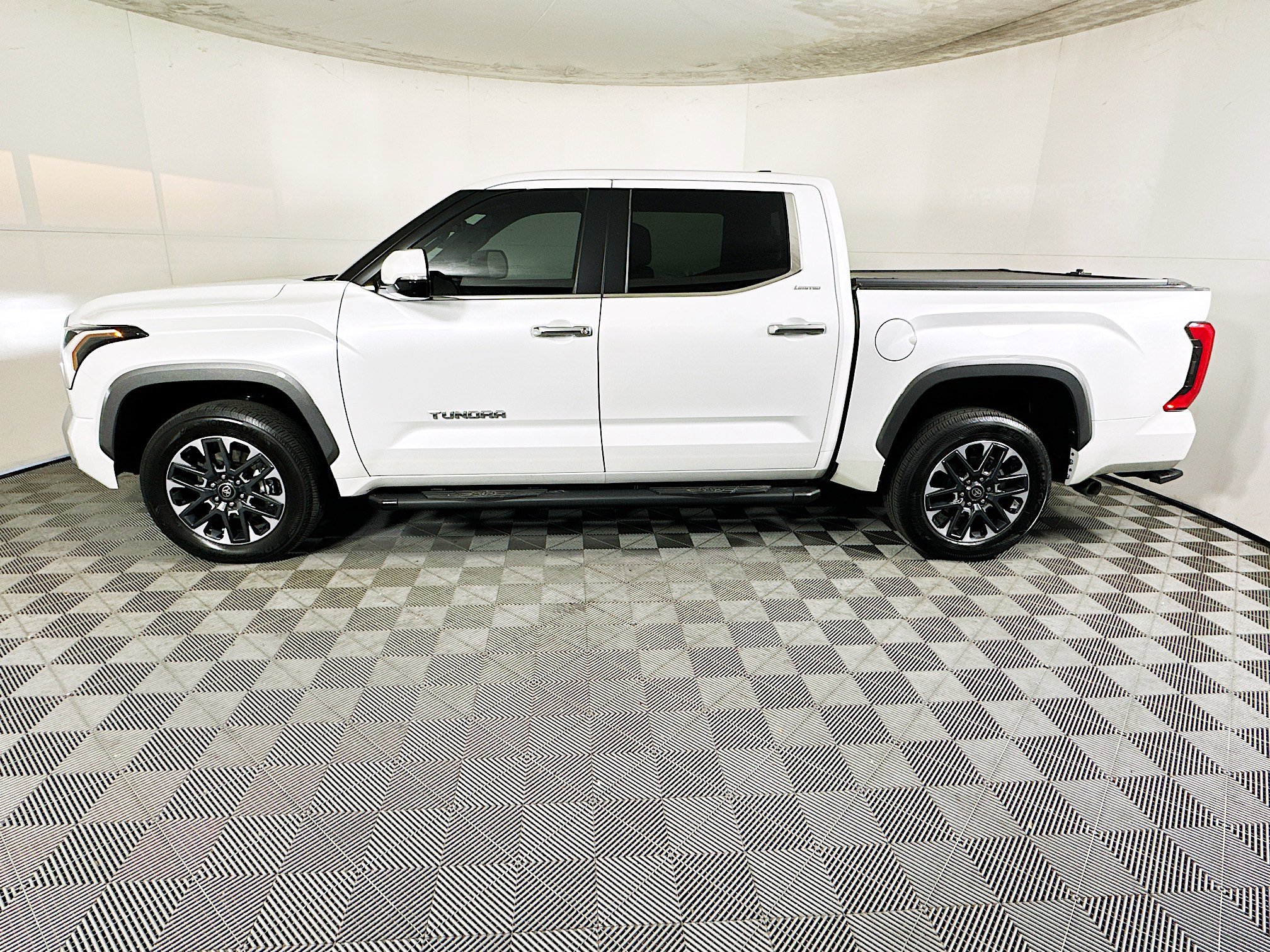 Used 2025 Toyota Tundra Limited image 6