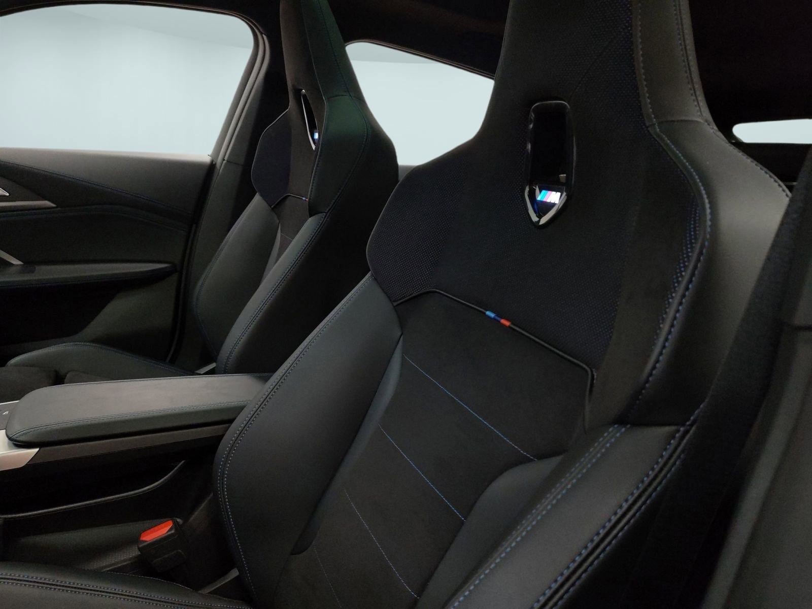 Used 2025 BMW X2 M35i w/ Premium Package image 19