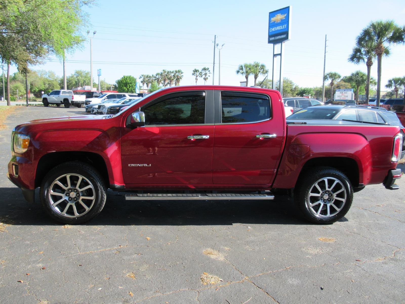 Used 2020 GMC Canyon Denali image 2