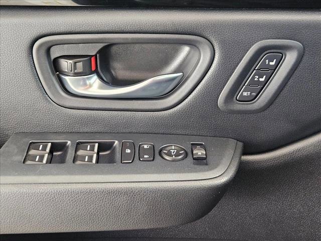 Used 2023 Honda Pilot Touring image 6