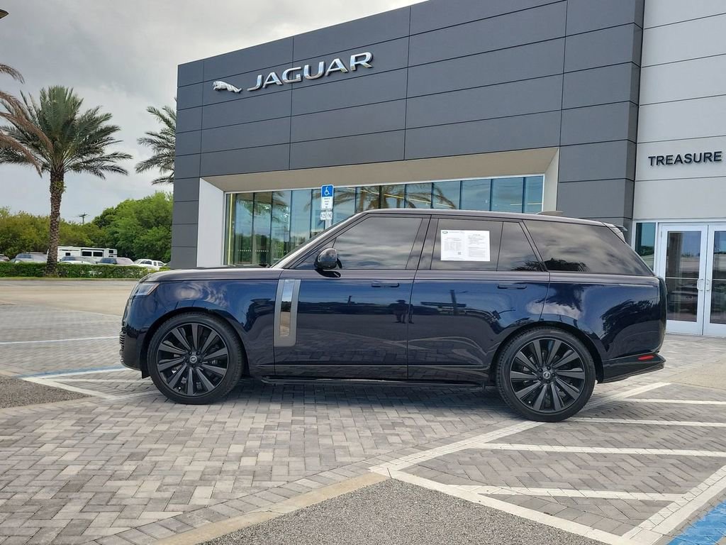 Certified 2023 Land Rover Range Rover SV AWD/4WD image 2