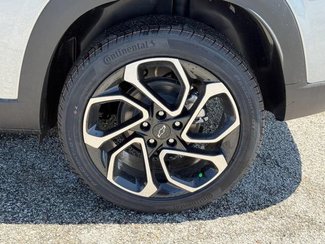 New 2026 Chevrolet Trax RS w/ Sunroof Package FWD image 4