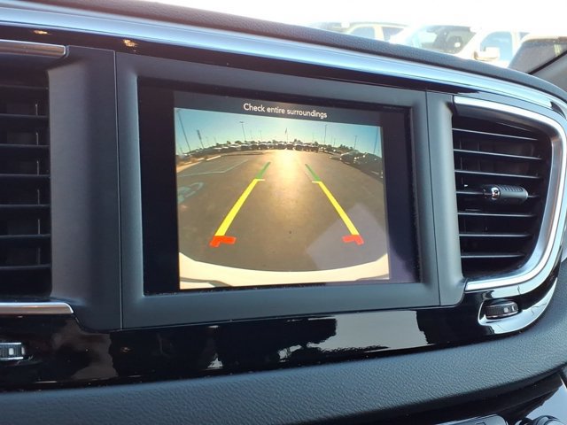 Used 2018 Chrysler Pacifica Touring Plus w/ S Appearance Package FWD image 11