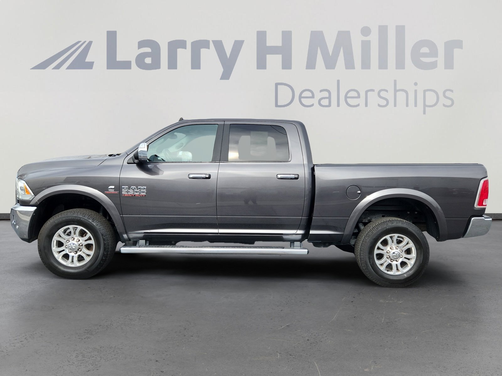Used 2018 RAM 2500 Laramie image 2