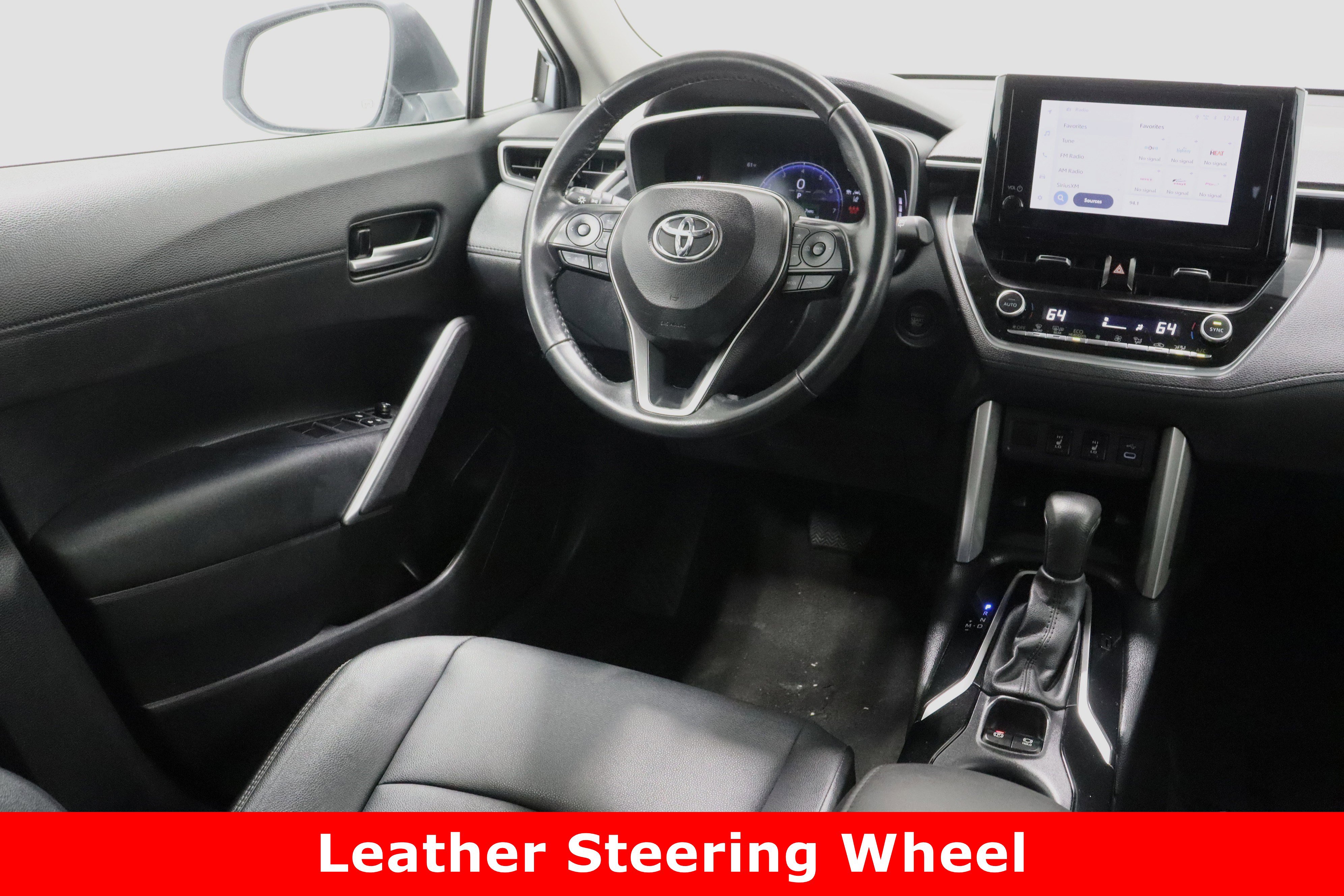 Certified 2024 Toyota Corolla Cross XLE image 32