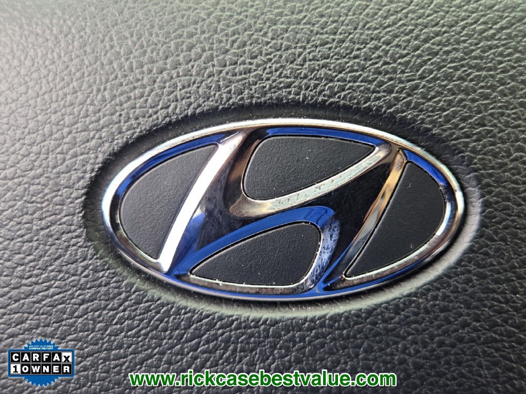 Used 2023 Hyundai Santa Fe SE w/ Winter Weather Package FWD image 27