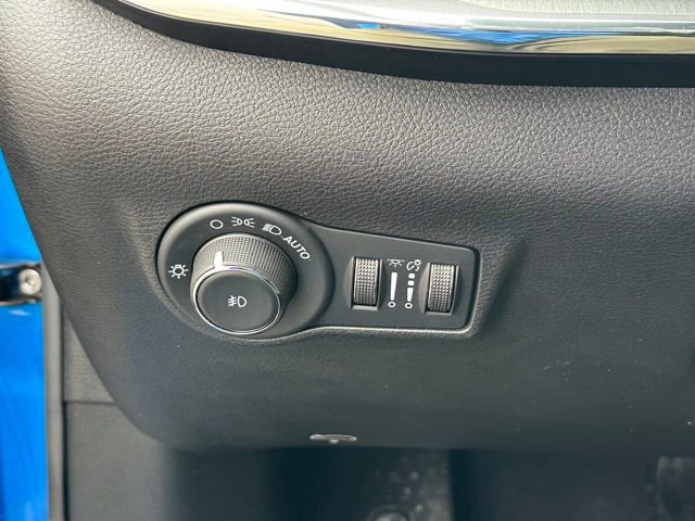 Used 2022 Jeep Compass Limited image 24