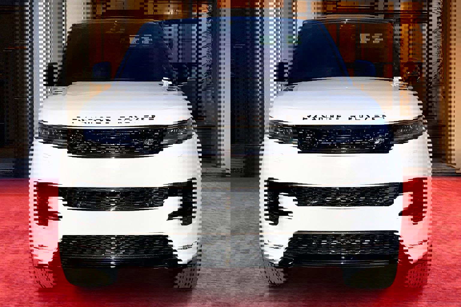 Used 2025 Land Rover Range Rover Sport Dynamic SE image 3