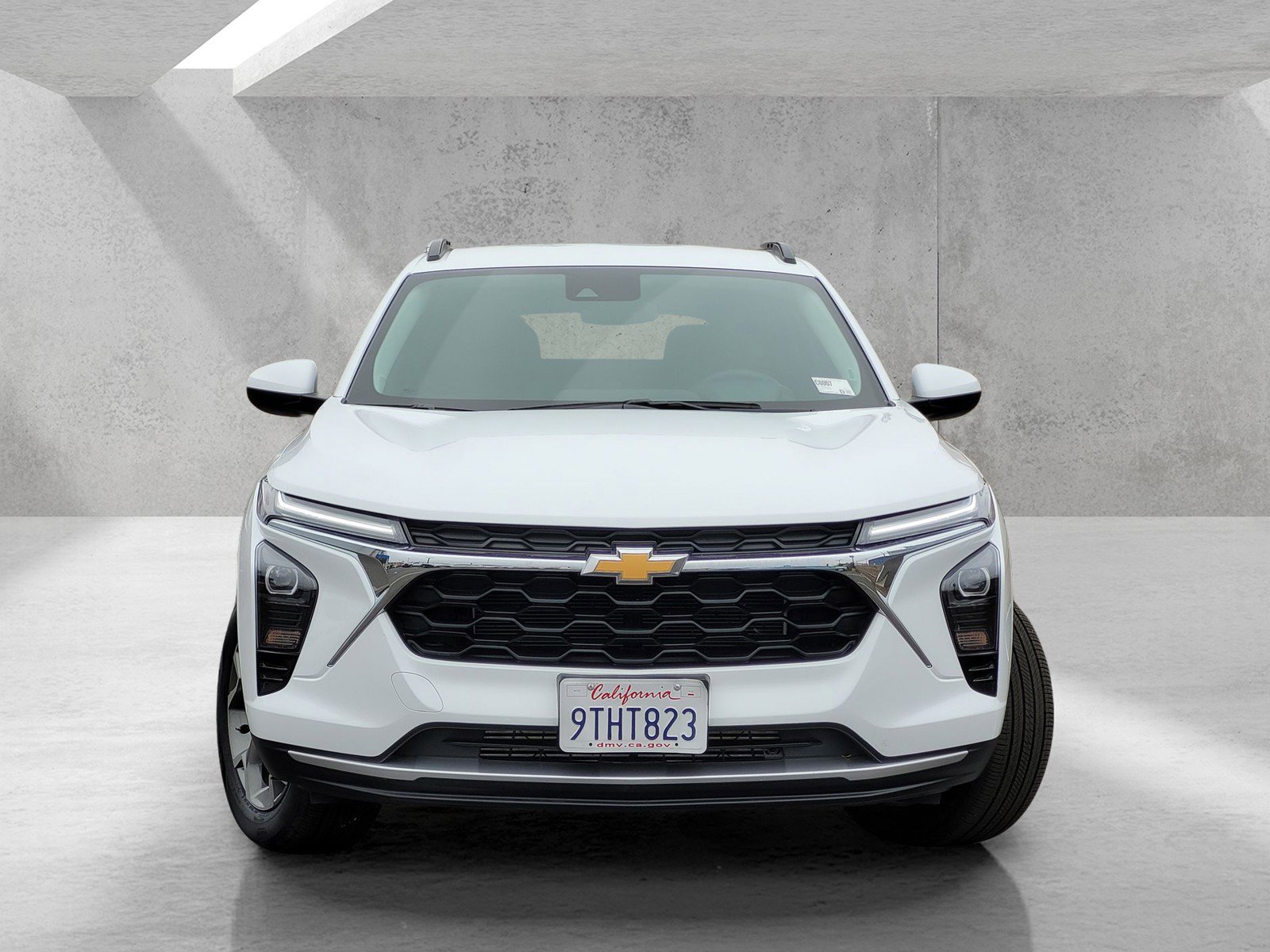 Used 2025 Chevrolet Trax LT w/ LT Convenience Package image 2