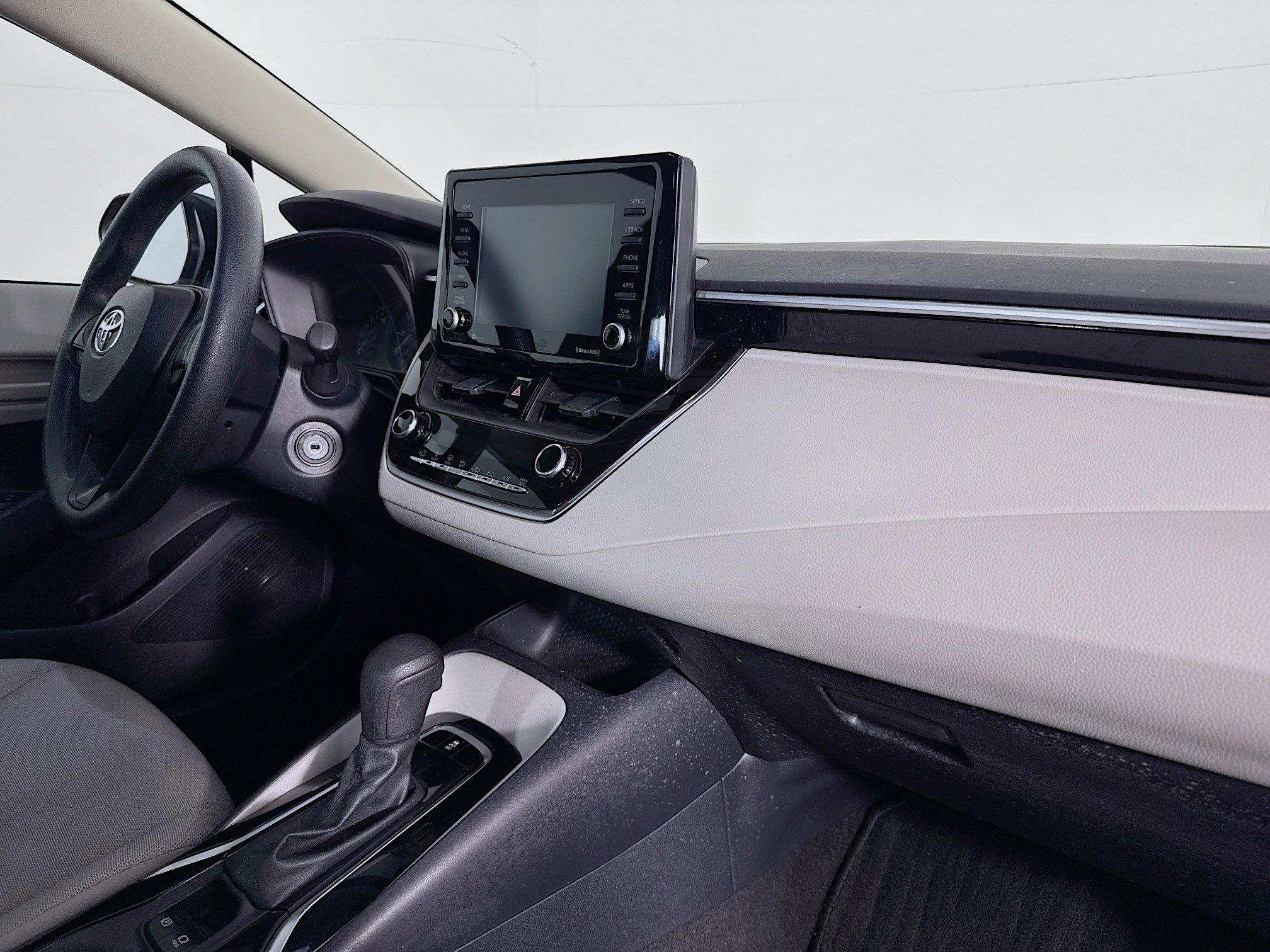 Used 2022 Toyota Corolla L FWD image 28