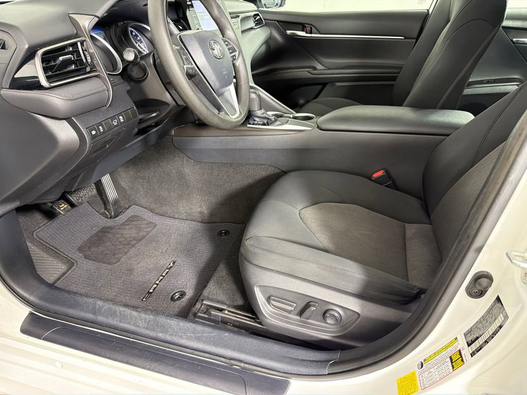 Used 2021 Toyota Camry LE FWD image 9