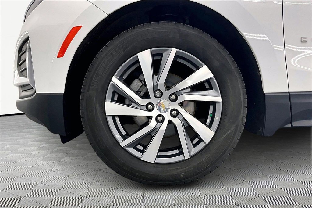 Used 2023 Chevrolet Equinox LT image 9