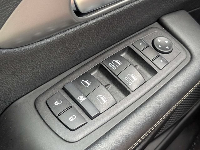 New 2025 Chrysler Voyager LX FWD image 24