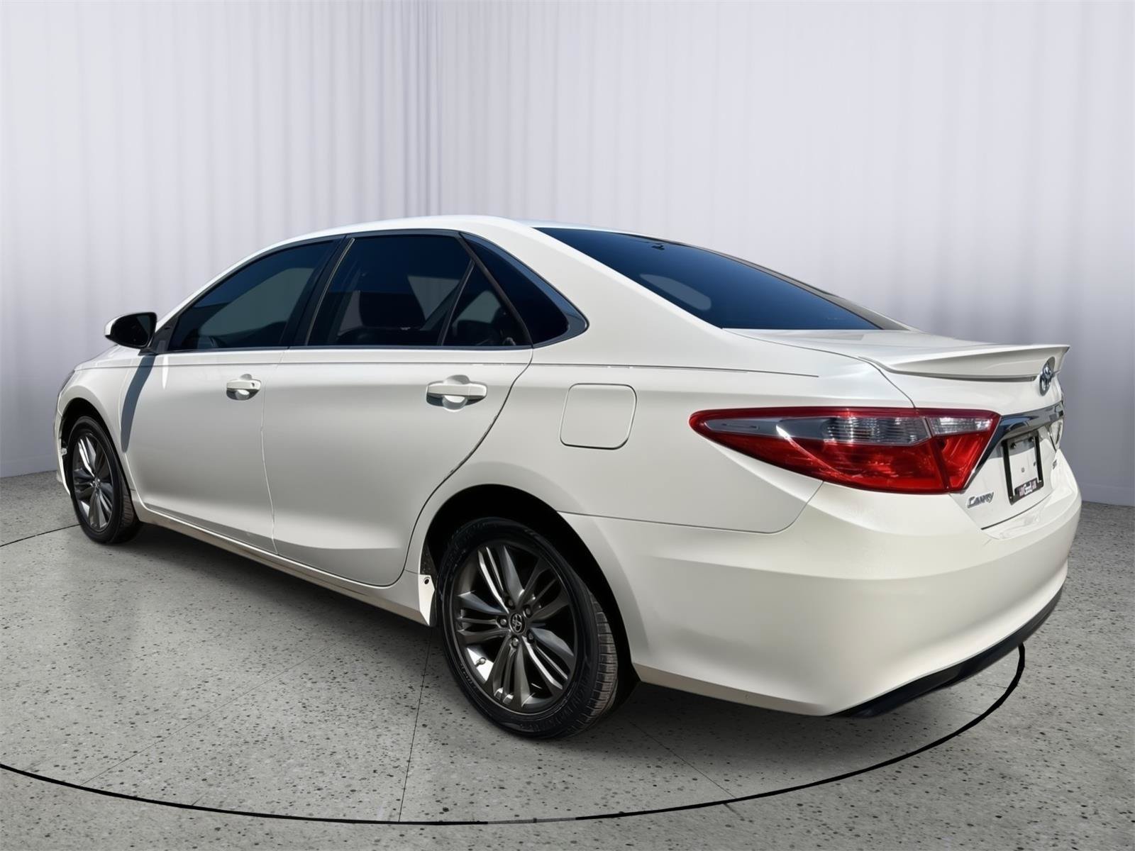 Used 2017 Toyota Camry SE FWD image 10
