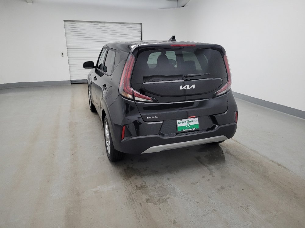 Used 2025 Kia Soul LX w/ LX Technology Package FWD image 6