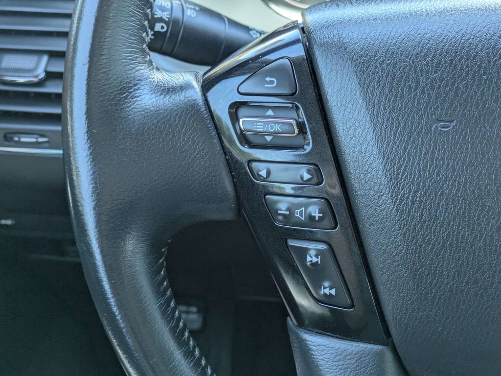 Used 2021 Nissan Armada SL w/ Captain's Chairs Package RWD image 25
