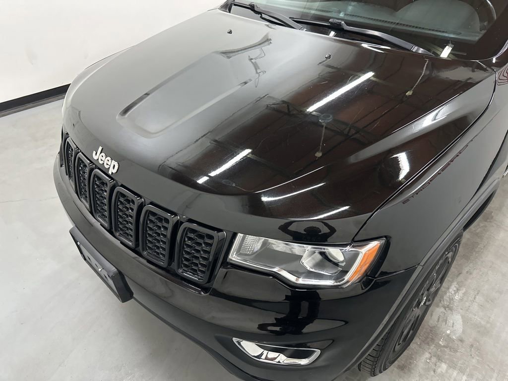 Used 2020 Jeep Grand Cherokee Laredo AWD/4WD image 24
